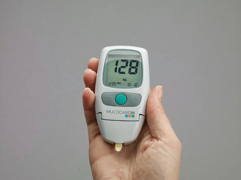 A glucometer for managing diabetes